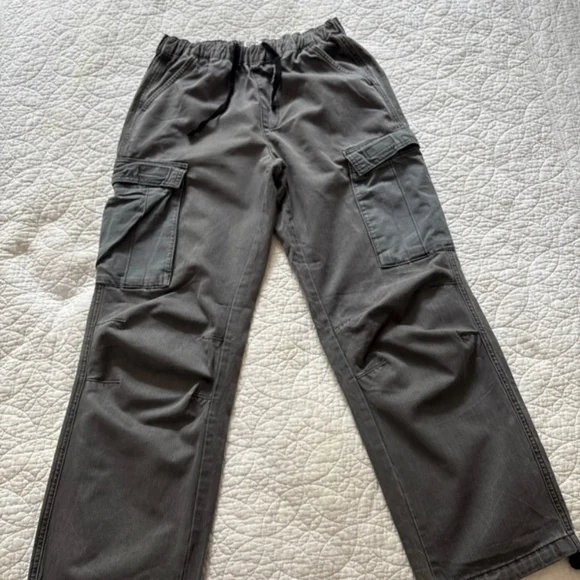 Urban Outfitters cargos - Picture 1 of 1